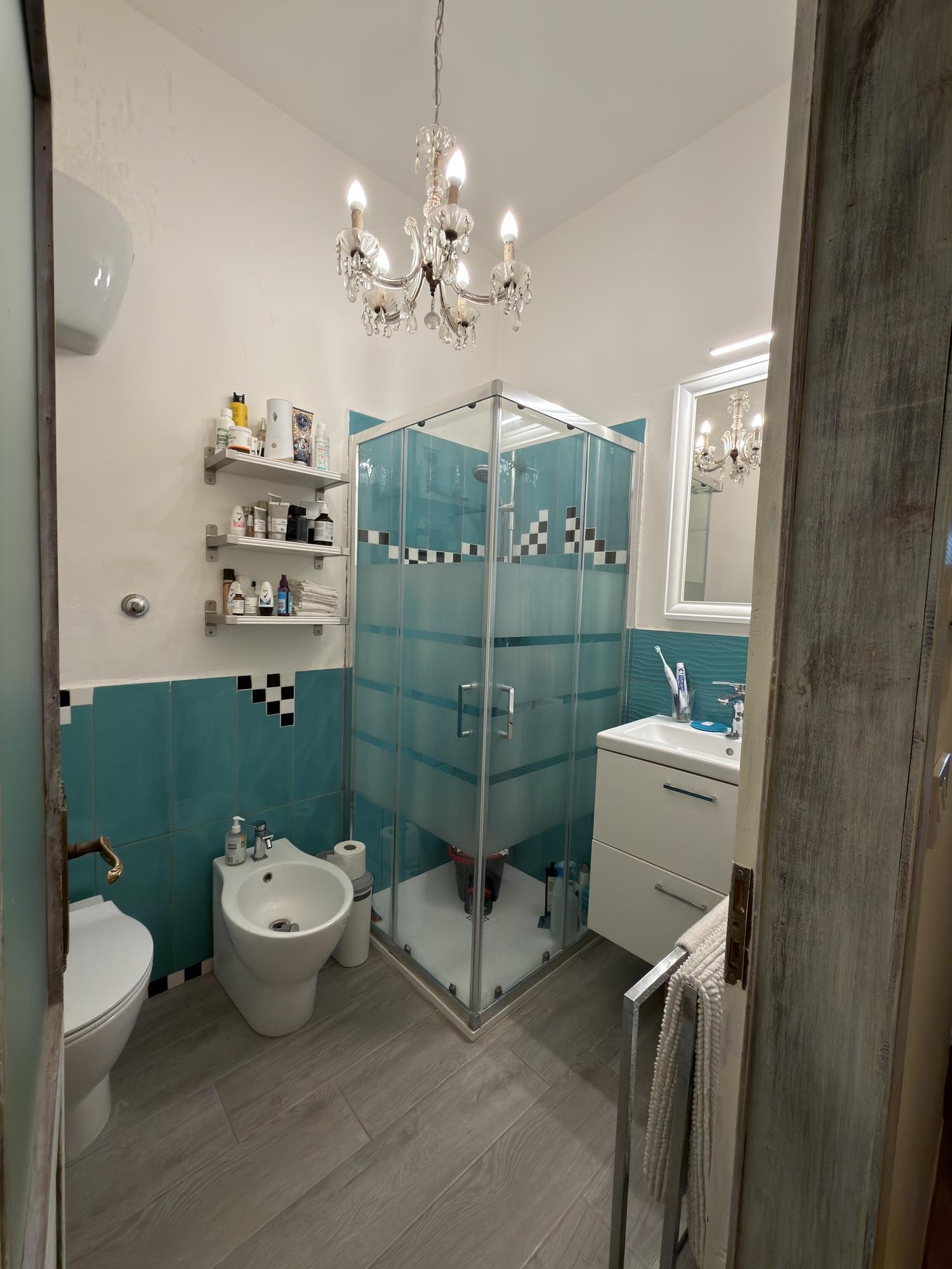 Bagno con doccia